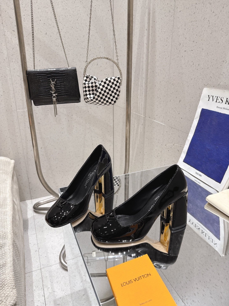 l0vis Vvtt0n heeled shoes